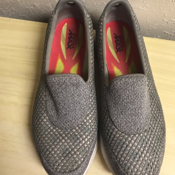 Skechers like new - Picture 4 of 4